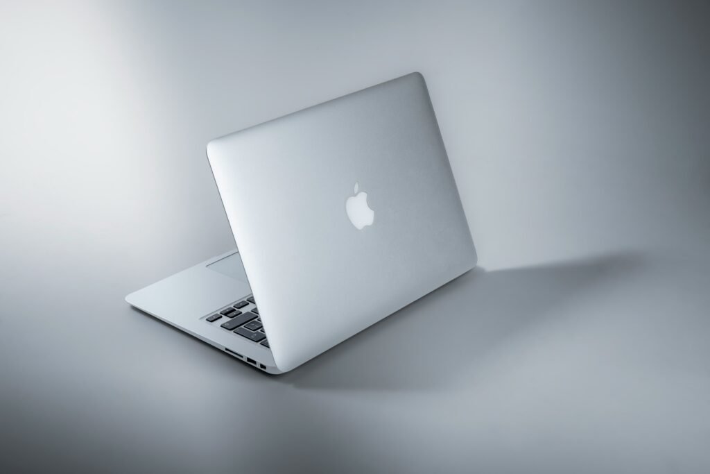 local LLM MacBook M4
